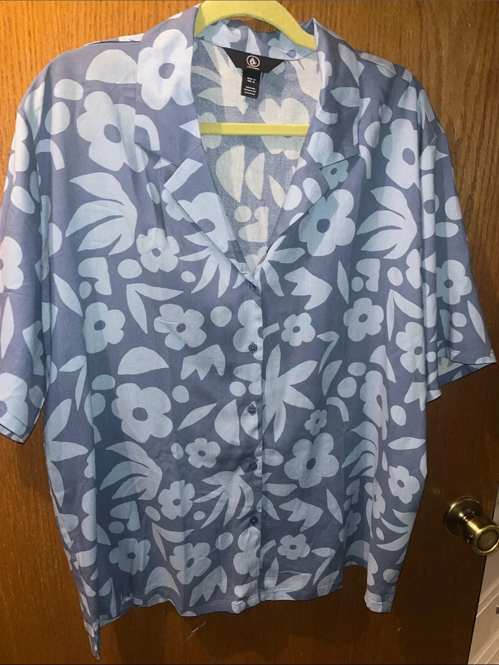 Volcom Men's Blue Floral Short-Sleeve Button-Down Shirt see flaw and picture